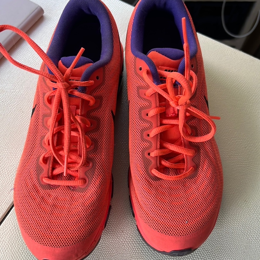Coral Nikes ✔️